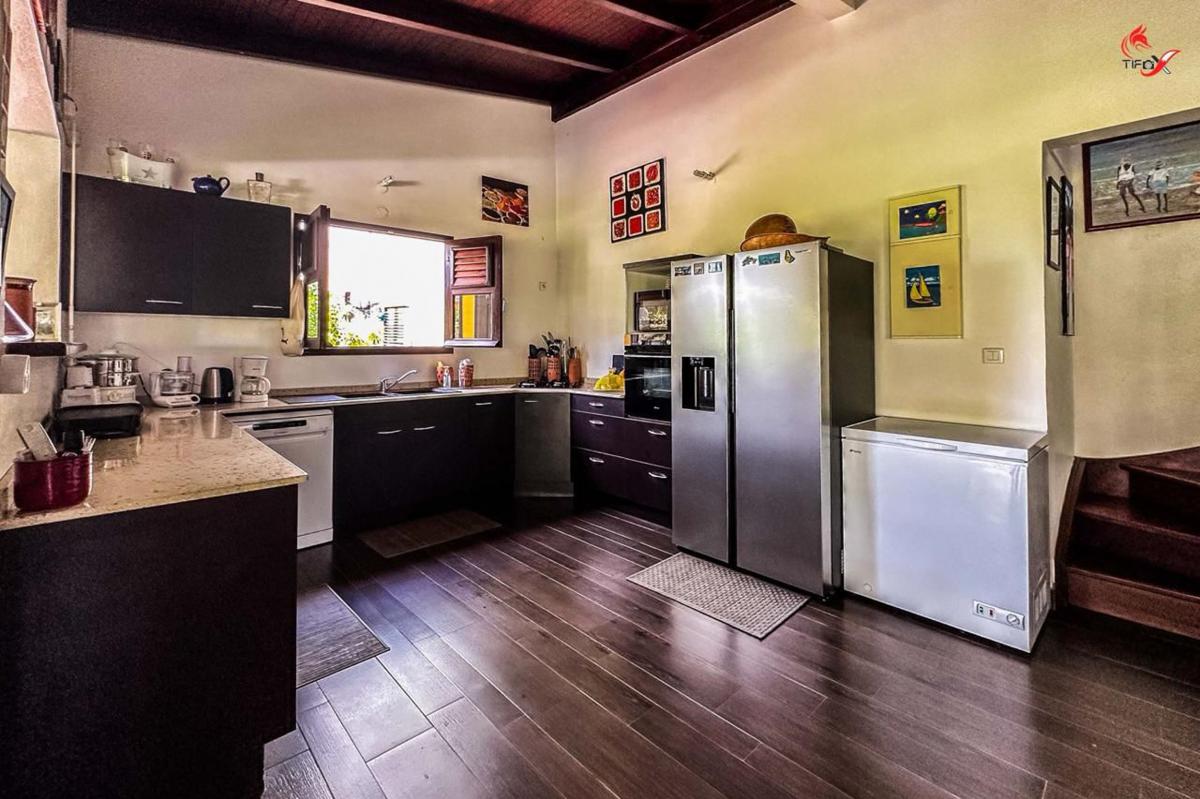 8 Location-villa-martinique-le-robert_cuisine